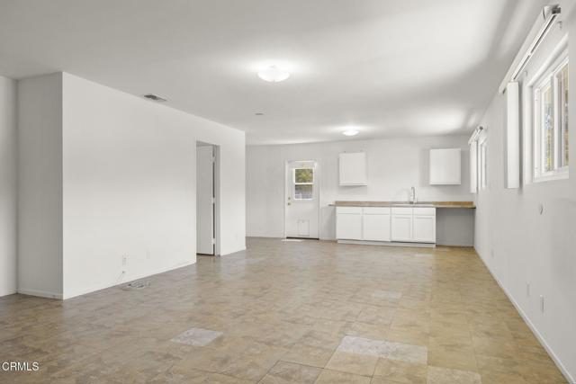 4226 Hitch Boulevard, Moorpark CA: https://media.crmls.org/mediaz/4f260dea-33c9-4a3b-83dc-85e1d5b5ca6c.jpg