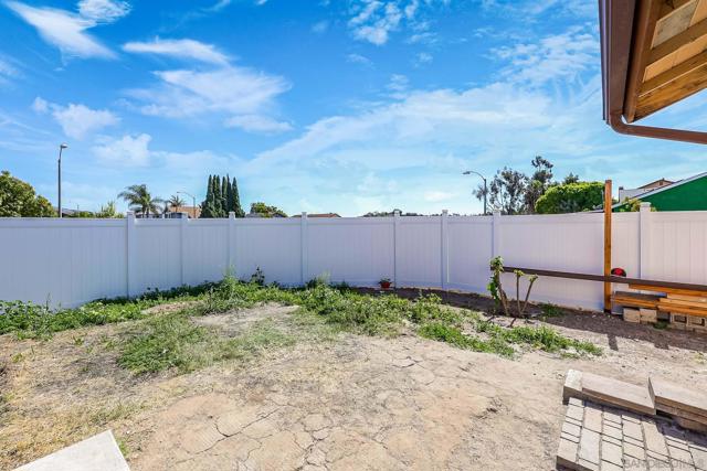 Image 32 of 52 For 8301 Blossom Hill Dr