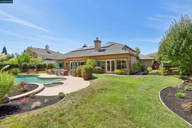 132 Victoria Pl, Danville CA: https://media.crmls.org/mediaz/4f2669ff-2019-4b41-a236-54620c6acfe1.jpg