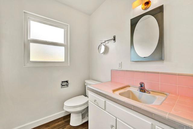 328 30 9th St, Del Mar CA: https://media.crmls.org/mediaz/4f26d685-3f9c-4c5f-a7d5-52ea37fc00cb.jpg