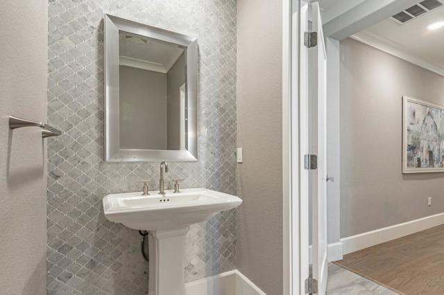 1057 Foxglove Place, San Jose CA: https://media.crmls.org/mediaz/4f27171c-5609-45a8-a523-cce8c61810eb.jpg