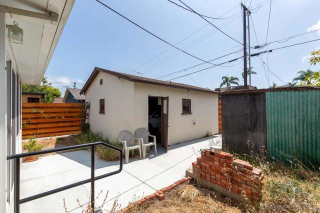 231 E, Coronado CA: https://media.crmls.org/mediaz/4f275969-9d9b-46b3-9aa7-2fdb4dfbc27e.jpg