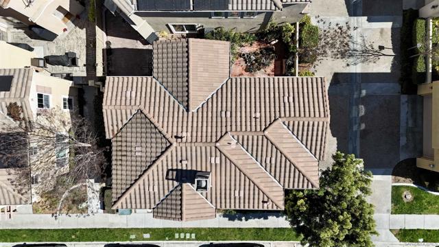 1445 Caminito Sicilia, Chula Vista CA: https://media.crmls.org/mediaz/4f2782a5-5955-4c77-8937-71d0a20506cb.jpg