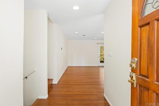 Detail Gallery Image 8 of 59 For 28444 Fallen Tree Ln, Escondido,  CA 92026 - 3 Beds | 2/1 Baths