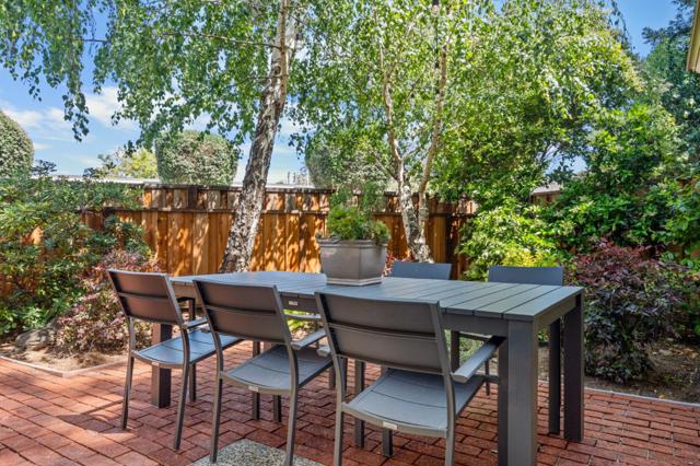 2518 W Middlefield Road, Mountain View CA: https://media.crmls.org/mediaz/4f28b1a1-32ae-440f-8ea3-18cecde67a14.jpg