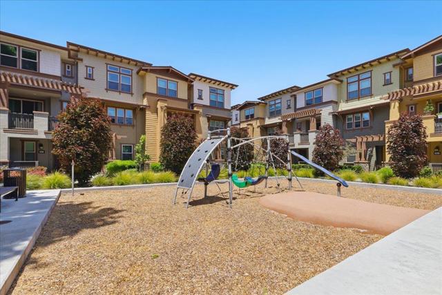 332 Marquetta Circle, Mountain View CA: https://media.crmls.org/mediaz/4f28ebb8-edf0-4975-b81c-bef409b3a785.jpg