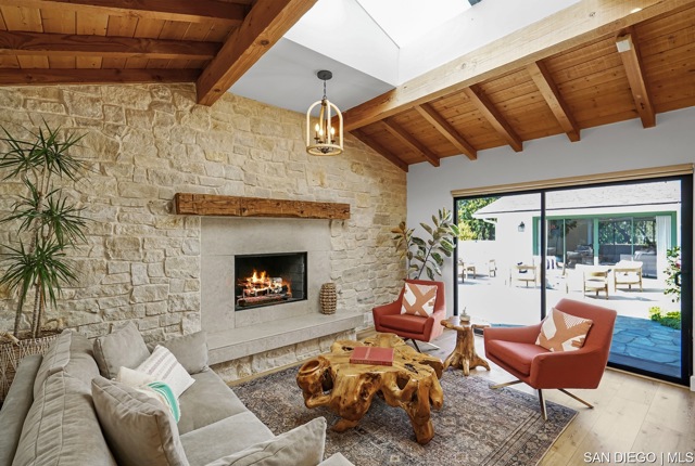 6026 La Granada, Rancho Santa Fe CA: https://media.crmls.org/mediaz/4f29ec7d-880e-41e2-a64f-a5cb3d5da745.jpg