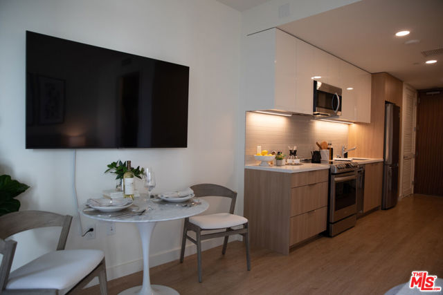 11750 Wilshire Boulevard, Los Angeles CA: https://media.crmls.org/mediaz/4f2af0b9-84b7-4c22-832c-1e5286b61220.jpg