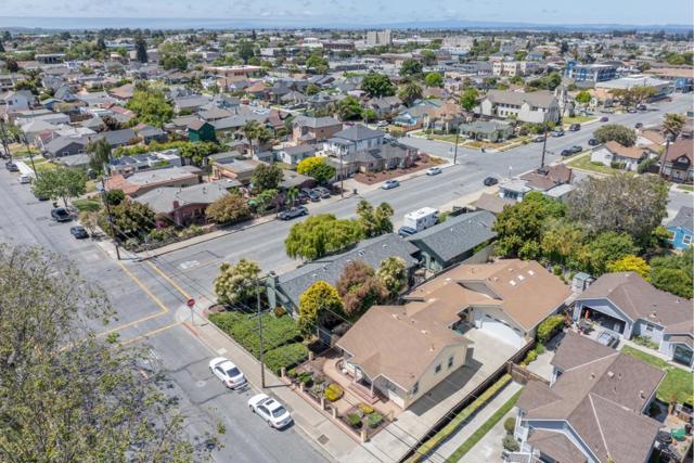 205 Maple Street, Salinas CA: https://media.crmls.org/mediaz/4f2b39fa-1397-4b5c-8e5e-69b1b7f1af6a.jpg