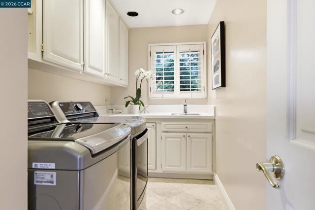 Image 27 of 50 For 725 Castle Rock Rd