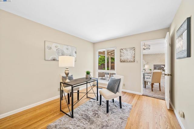 2082 Boxwood Way, Fremont CA: https://media.crmls.org/mediaz/4f2c1ae3-d09c-427c-9466-fcb1d4700c7b.jpg