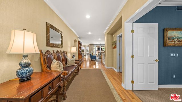 219 Baybrook Court, Lake Sherwood CA: https://media.crmls.org/mediaz/4f2c239b-4cb6-4eb8-9750-562cc9db8dd9.jpg