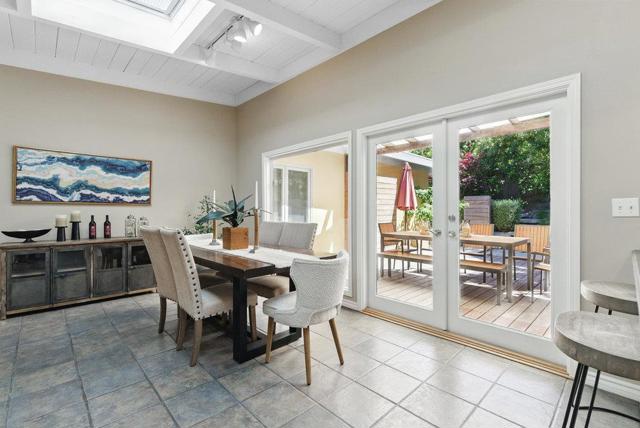 3225 Upper Lock Avenue, Belmont CA: https://media.crmls.org/mediaz/4f2cb89a-803f-42dd-8dc6-e681622976f5.jpg