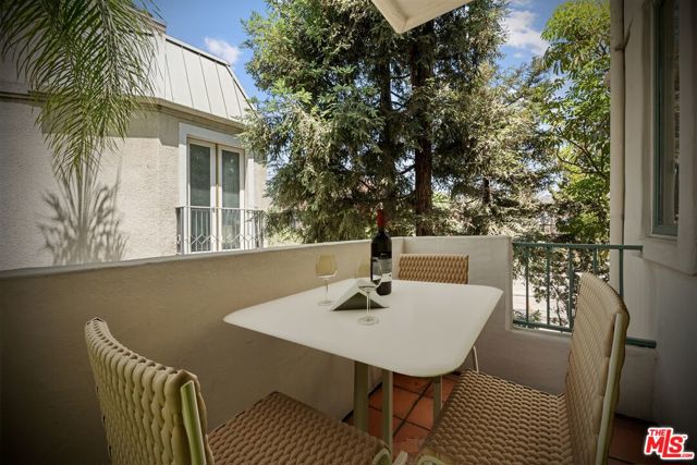 15500 W Sunset Boulevard, Pacific Palisades CA: https://media.crmls.org/mediaz/4f2ce7a7-ddbe-4d32-a156-c53a4bd1cec0.jpg