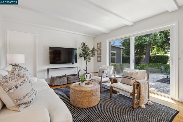 Image 17 of 60 For 3044 Santa Maria Dr