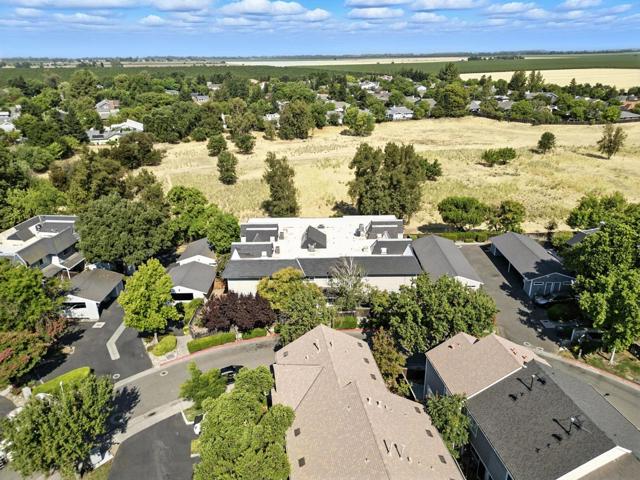 3090 Woods Circle, Davis CA: https://media.crmls.org/mediaz/4f2e48d6-be34-4b59-9daf-1cde9f53286a.jpg