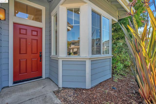 16 Bay Harbor Ct, Richmond CA: https://media.crmls.org/mediaz/4f2e6141-52fd-4133-b1b8-17b7370baab0.jpg