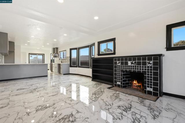 840 7th St, Richmond CA: https://media.crmls.org/mediaz/4f2f9d06-5e99-4a2c-a8b1-b4636919dba0.jpg