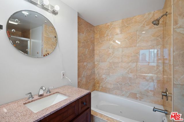 865 Comstock Avenue, Los Angeles CA: https://media.crmls.org/mediaz/4f2fc30c-5a20-45b4-a935-f72a27e7a5e9.jpg