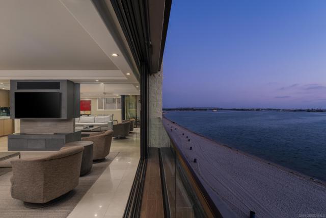 3860 Riviera Dr, San Diego CA: https://media.crmls.org/mediaz/4f2ffdd8-6e57-43a8-bdda-5d8674db7269.jpg