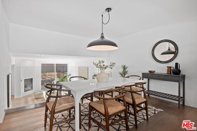 13065 Mindanao Way, Marina del Rey CA: https://media.crmls.org/mediaz/4f3004aa-5ee4-45c1-b13a-792874f9811c.jpg