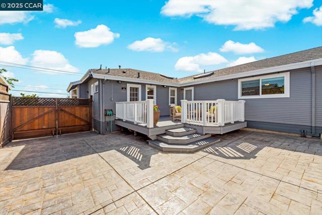 708 Pomona Ave, El Cerrito CA: https://media.crmls.org/mediaz/4f308890-163d-46f9-89e3-50d5a2403e78.jpg