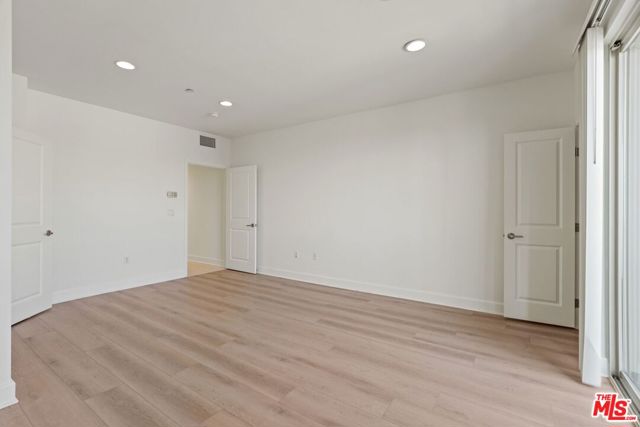 1331 Amherst Avenue, Los Angeles CA: https://media.crmls.org/mediaz/4f3091c4-76ed-4ada-a49e-63562027f3fc.jpg