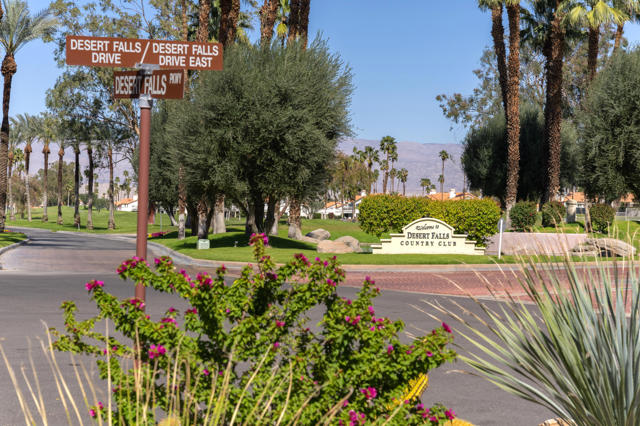 752 Vista Lago Drive N, Palm Desert, CA 92211