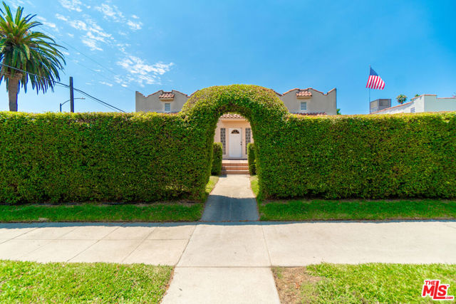 3300 Garden Avenue, Los Angeles CA: https://media.crmls.org/mediaz/4f30dde6-b136-469b-969d-d79c7058bd13.jpg