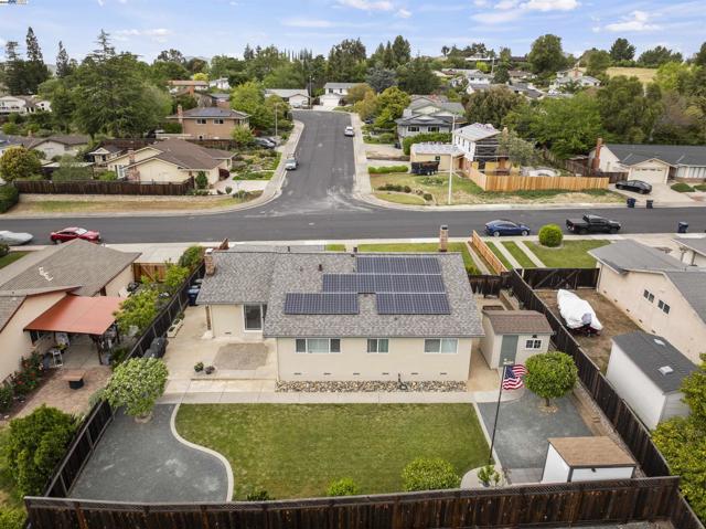 2845 Briarwood Dr, Livermore CA: https://media.crmls.org/mediaz/4f318a24-ea69-45d8-8d3d-cd4a5eb1d6b8.jpg