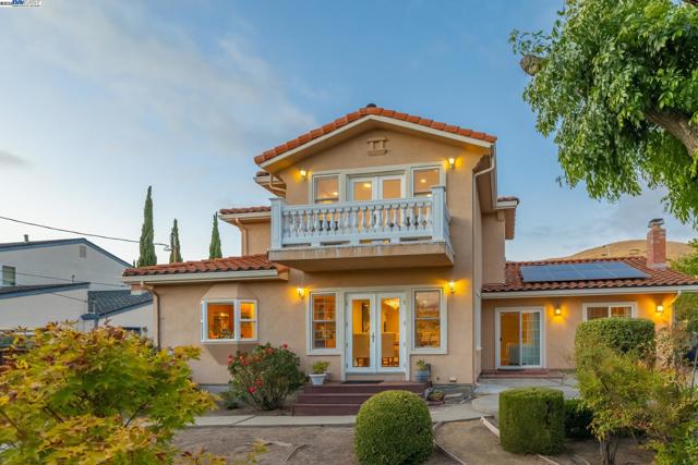 42001 Via San Gabriel, Fremont CA: https://media.crmls.org/mediaz/4f32759b-28ae-48fd-9dc7-d5f425a2bcbd.jpg