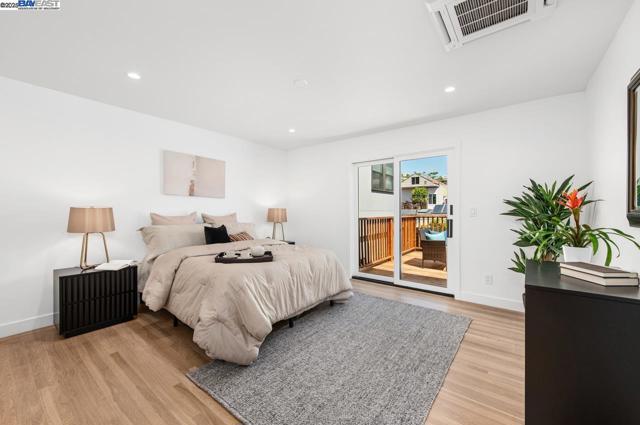2356 15th St, San Francisco CA: https://media.crmls.org/mediaz/4f32c8bf-5e75-47db-990b-72ab6c7acb9d.jpg