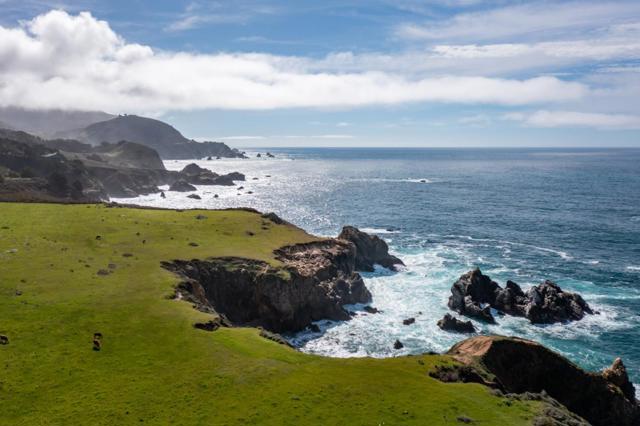 37305 Highway 1, Carmel CA: https://media.crmls.org/mediaz/4f331db9-d2a1-43bb-baf0-414bdfbfe870.jpg