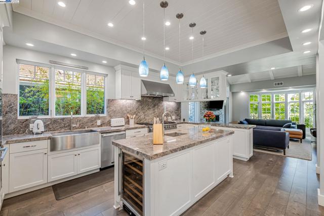 375 Hillview Dr, Fremont CA: https://media.crmls.org/mediaz/4f333a17-f818-4276-9e1f-7b4690433daf.jpg
