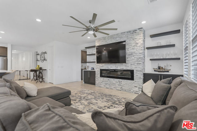 73500 Henri Drive, Palm Desert CA: https://media.crmls.org/mediaz/4f3347a0-7ec6-4ad3-a8a7-47beb04ef58e.jpg