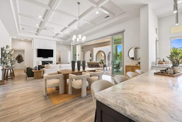 81350 Merv Griffin Way, La Quinta CA: https://media.crmls.org/mediaz/4f334fc3-c463-4008-9fbc-62db59da62c1.jpg