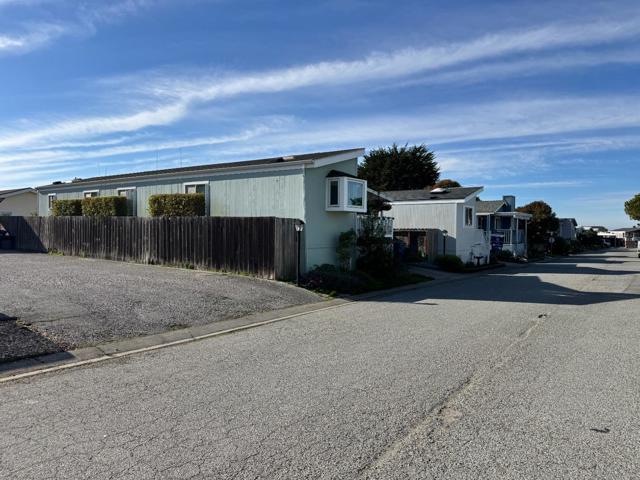 23 Sea Breeze Drive, Half Moon Bay CA: https://media.crmls.org/mediaz/4f33792a-68f7-41d3-a247-60fe7eb441b2.jpg