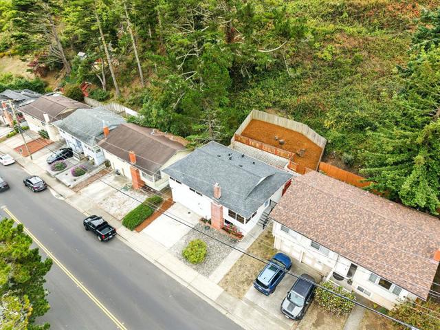 1527 Terra Nova Boulevard, Pacifica CA: https://media.crmls.org/mediaz/4f339e4d-2047-48f6-a03a-5113f38c9bbf.jpg