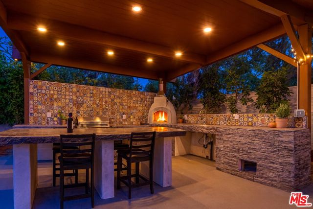 2240 Hillhurst Avenue, Los Angeles CA: https://media.crmls.org/mediaz/4f33a65a-1e8d-450e-bbce-0997cdf80eec.jpg