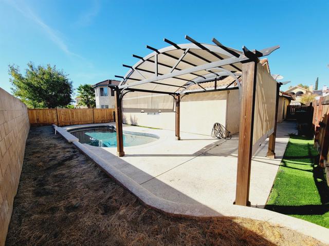 Detail Gallery Image 5 of 59 For 30145 Sierra Madre Dr, Temecula,  CA 92591 - 4 Beds | 2 Baths