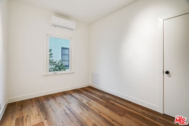 151 N Swall Drive, Beverly Hills CA: https://media.crmls.org/mediaz/4f34cbbc-e411-4347-9a0a-6e602a9118a3.jpg