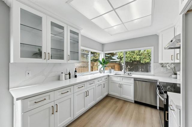 387 Menhaden Court, Foster City CA: https://media.crmls.org/mediaz/4f34fd13-653b-4bb3-9c82-36fd50949663.jpg