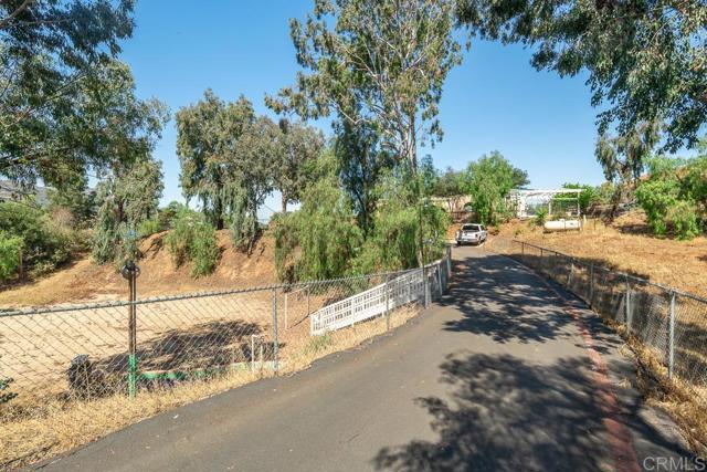 9780 Dunbar Ln Lane, El Cajon CA: https://media.crmls.org/mediaz/4f35ddf5-03ac-49b7-ac3c-239a51a6a7a5.jpg