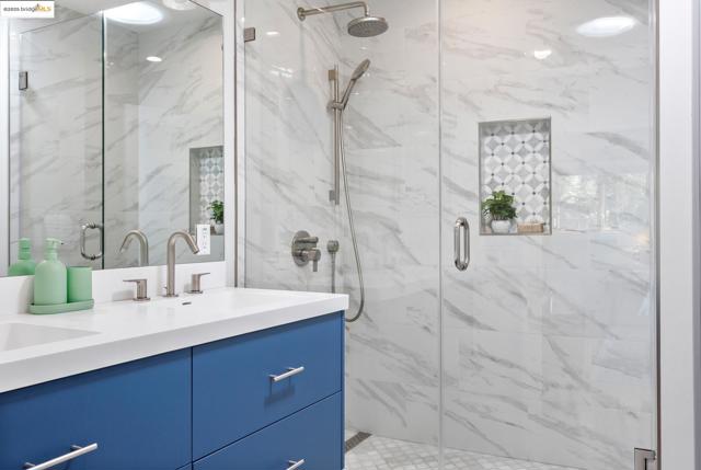 1026 Ventura Ave, Albany CA: https://media.crmls.org/mediaz/4f36b086-27fd-4a99-a90b-727e4fc1a53a.jpg