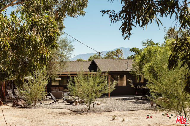 11051 Pinon Avenue, Morongo Valley CA: https://media.crmls.org/mediaz/4f36d7cf-ea37-43bc-9b2d-69f53510bb74.jpg