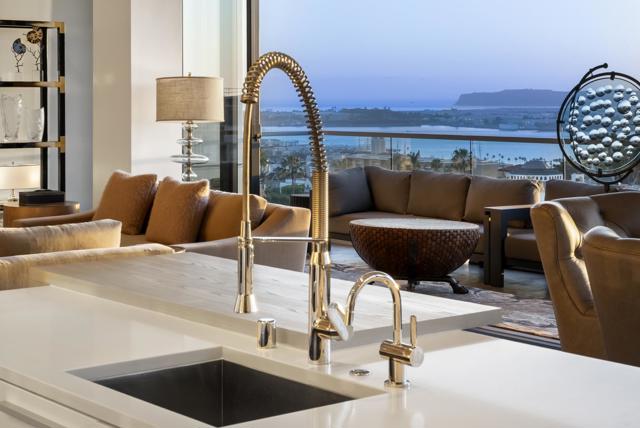 2604 5th Ave, Mission Hills (San Diego) CA: https://media.crmls.org/mediaz/4f36e36c-1b0c-4109-b6cc-cdd55d0db431.jpg