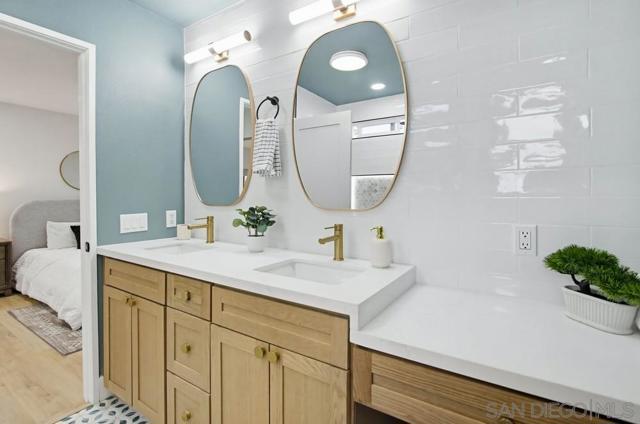 9555 Via Pereza, San Diego CA: https://media.crmls.org/mediaz/4f3715dc-8d1c-4e32-a361-fe30cbf943a9.jpg