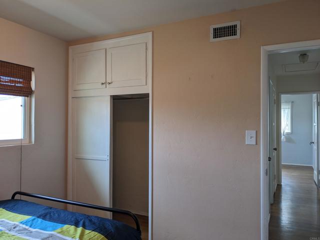 Image 8 of 19 For 4135 Hill Street