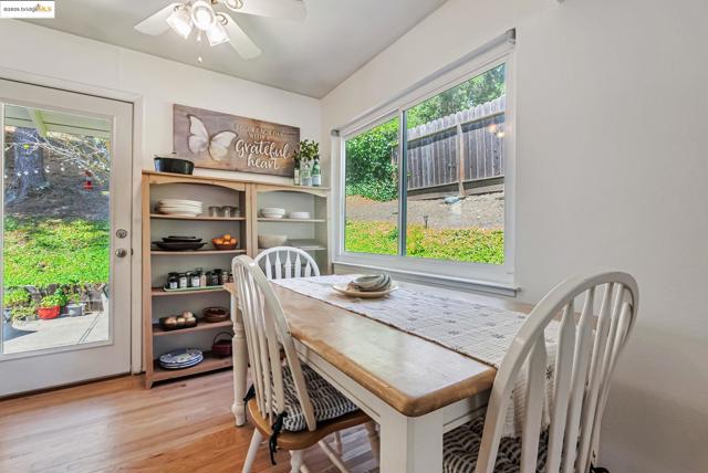 2050 Donald Dr, Moraga CA: https://media.crmls.org/mediaz/4f3756c1-2da5-48b6-9979-bb54fad034dd.jpg