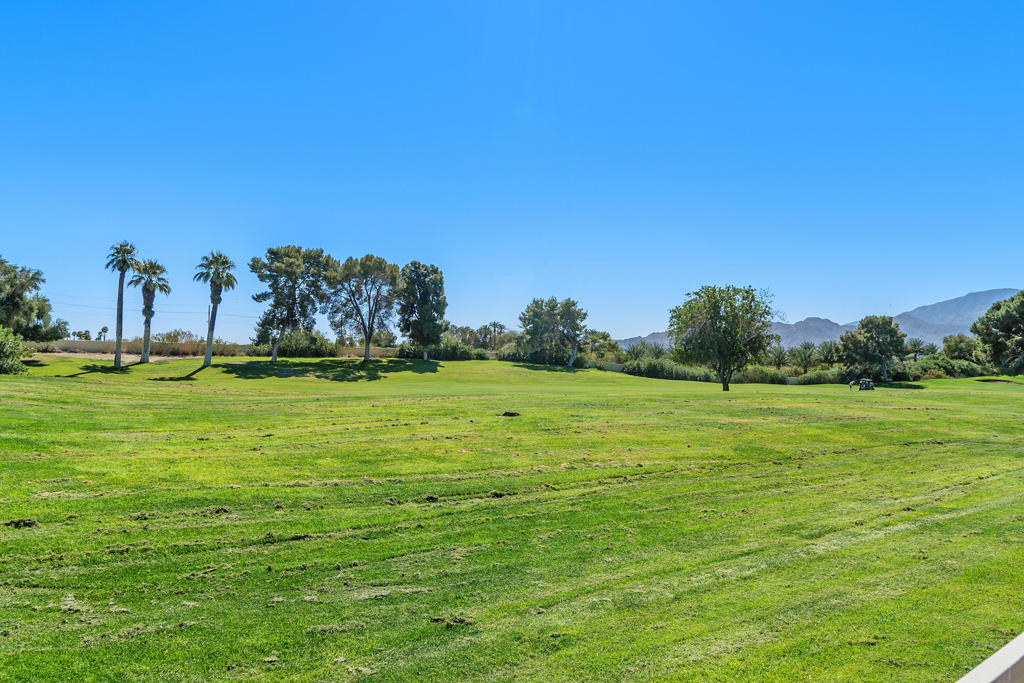https://media.crmls.org/mediaz/4f3794af-cbe5-43dd-9233-2c2419fc19ac.jpg?preset=X-Large